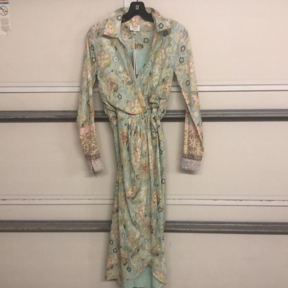 Hemant & Nandita Tiana 921 Overlap Dress in Mint - Picture 4 of 5